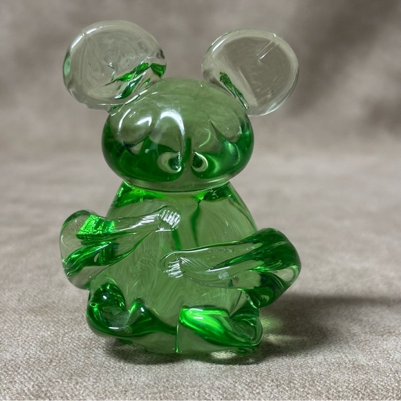 Vintage Art Glass Mouse Figurine Paperweight Neon Green - Picture 4 of 6